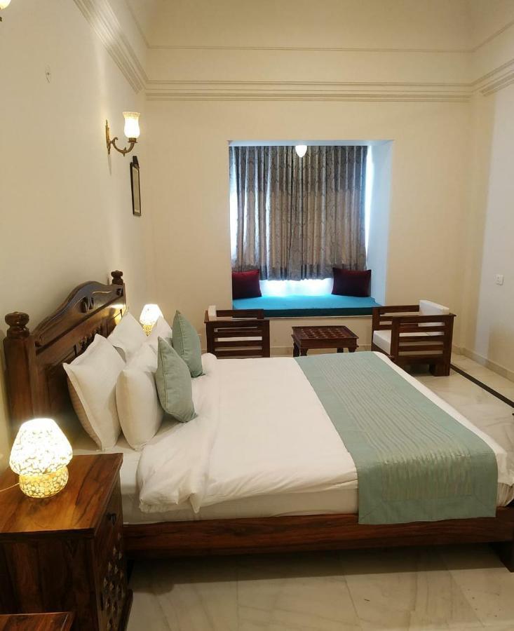 Hotel Raj Bagh Palace Jaipur Eksteriør bilde